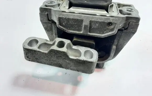 Volkswagen Jetta VI Engine mount bracket 1K0199262CN