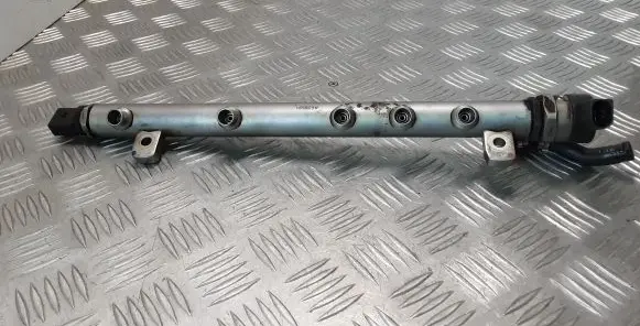 Mercedes-Benz B W245 Fuel main line pipe A6400702395 A6110780449 0281002494