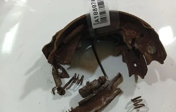 Subaru Legacy Handbrake/parking brake pads 