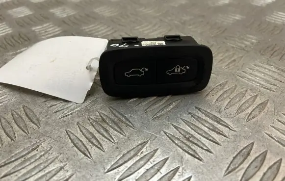 Volvo XC90 Tailgate/boot open switch button 31674801