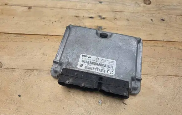 Opel Zafira A Engine control unit/module 0281010268