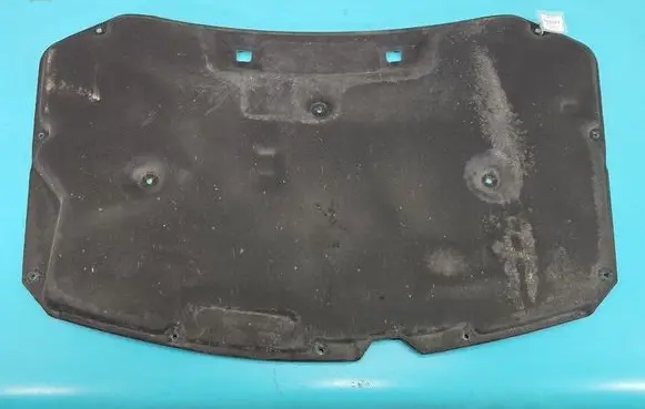 Engine bonnet/hood sound/heat insulation