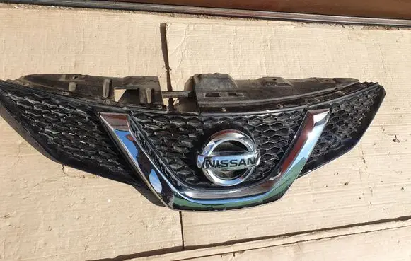Nissan Qashqai Front bumper upper radiator grill 623104EM0AB1 623104EMOAB1