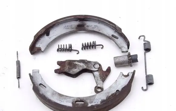 Mercedes-Benz C W203 Front brake disc dust cover plate 