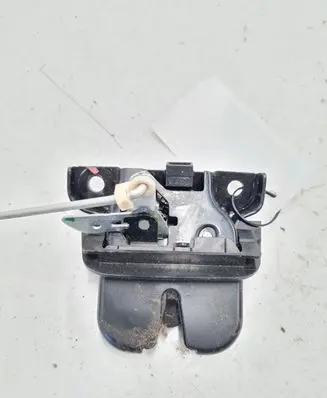 Audi A2 Tailgate/trunk/boot lock/catch/latch 8Z0827520