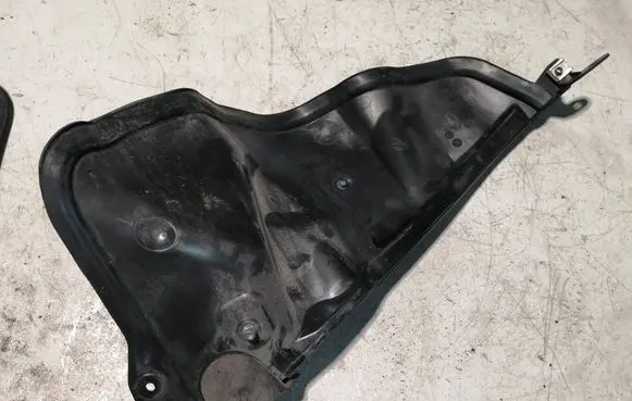 Audi Q7 4L Other engine bay part 4L0819511