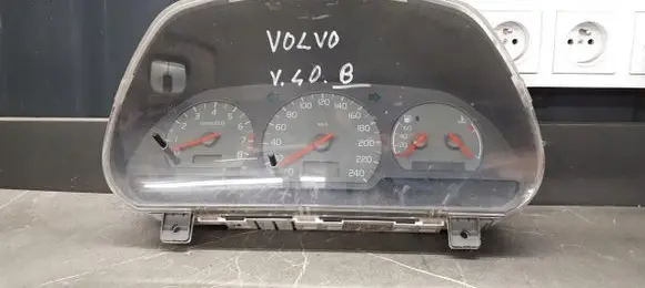Volvo S40, V40 Tachometer 30883042a