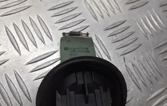 Volkswagen Fox Heater blower fan relay 6Q0959263
