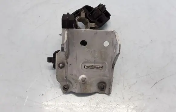BMW 5 F10 F11 Radiator mount bracket 7207152