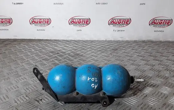 Vacuum air tank