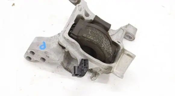 Mazda CX-5 Engine mount vacuum valve KD45K1442