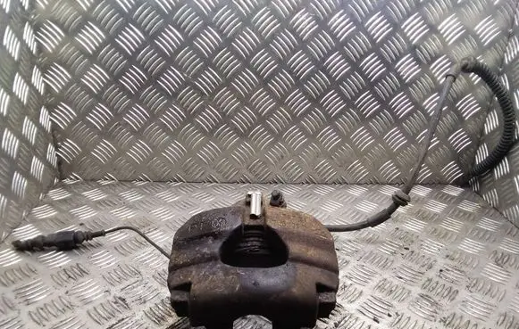 Volkswagen Touareg I Front brake caliper 7L6105D
