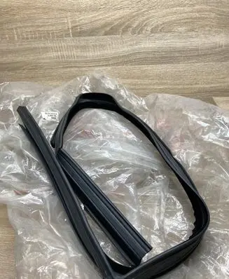 Citroen Xsara Rubber seal tailgate window/glass 930096