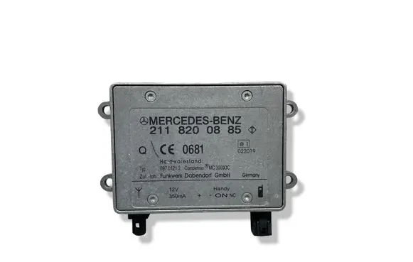 Mercedes-Benz C W203 Aerial antenna amplifier 2118200885 MC3000DC 09701212