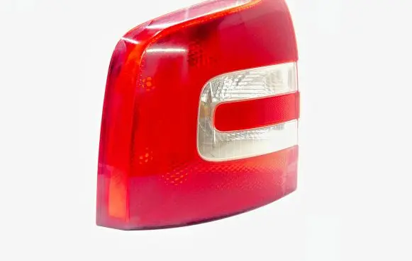 Skoda Octavia Mk2 (1Z) Rear/tail lights 275901