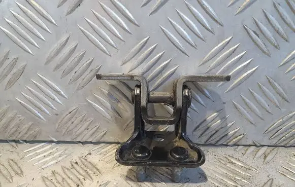 Mitsubishi Outlander Loading door lower hinge 