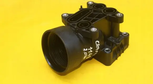 Volkswagen Crafter Oil filter mounting bracket