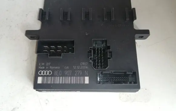Audi A4 S4 B7 8E 8H Comfort/convenience module 8E0907279N
