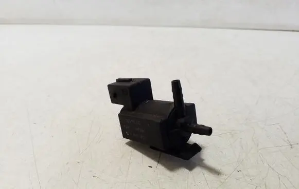 BMW X5 F15 Vacuum valve 7810831