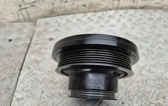 Peugeot 5008 II Crankshaft pulley 9822598180