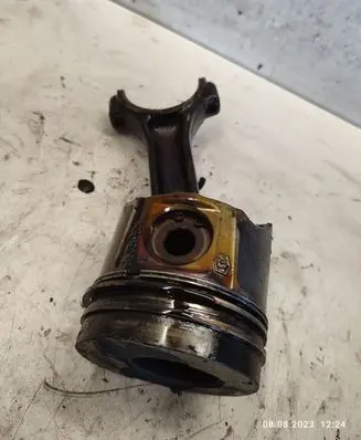 Renault Trafic II (X83) Piston 