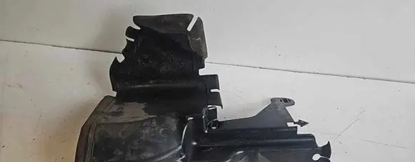Volvo V70 Intercooler air guide/duct channel 30678190 400104 MM017A