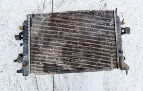 Opel Zafira B Coolant radiator
