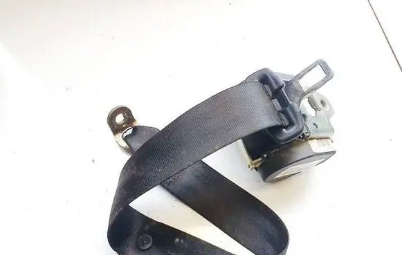 Rear seatbelt