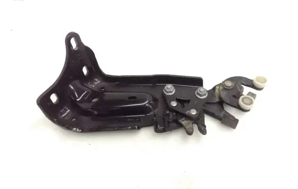 Seat Alhambra (Mk2) Sliding door lower roller guide/hinge 7N0843397D