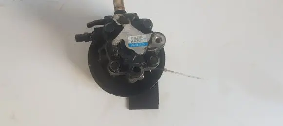 Mitsubishi Montero Power steering pump 63282035 MR448507
