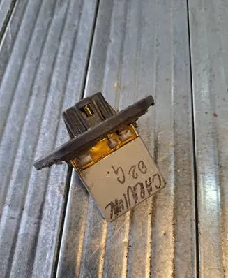 KIA Carnival Heater blower motor/fan resistor KV22D02