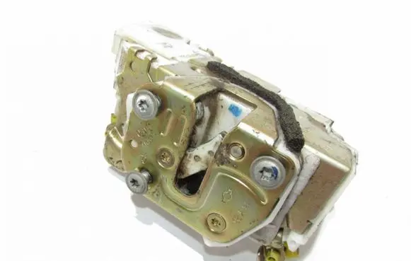 Nissan Navara D22 Front door lock