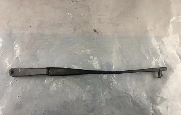 Opel Astra H Front wiper blade arm 13111219