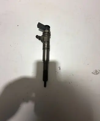 BMW 5 E60 E61 Fuel injector 0445110209 7794435