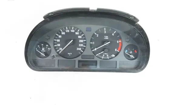 BMW 5 E39 Speedometer (instrument cluster) 110008735027 8372361