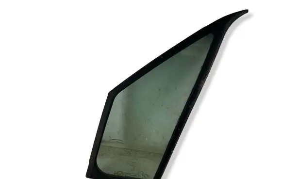 Mercedes-Benz Sprinter W906 Front door vent window glass four-door 