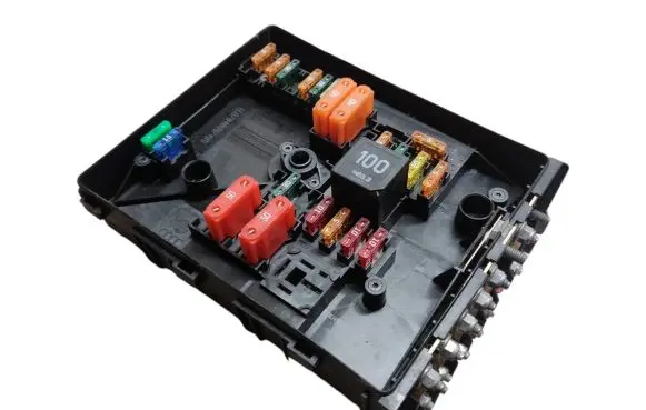 Volkswagen Tiguan Fuse module 1K0937815C 1K0937814F 1K0937808E