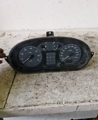 Renault Scenic I Speedometer (instrument cluster) 8200071820 501020710000 09043289902