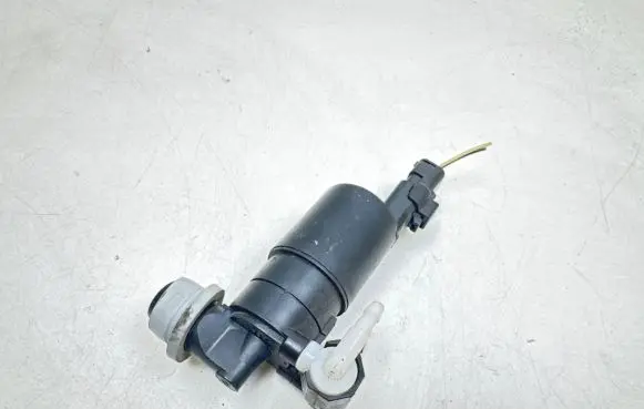 Renault Clio III Windscreen/windshield washer pump