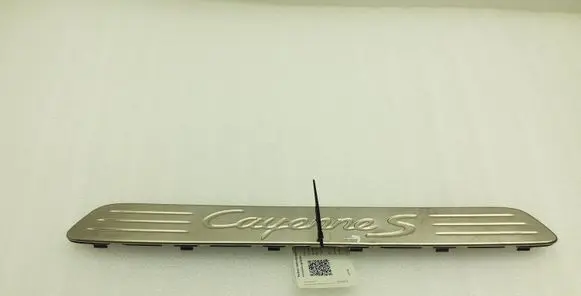 Porsche Cayenne (92A) Front sill trim cover 23890010