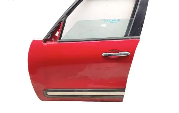 Fiat 500L Front door