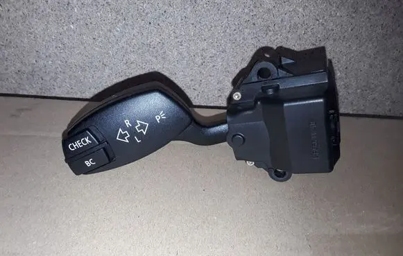 BMW 5 E60 E61 Indicator stalk 6924103