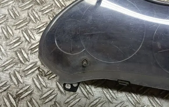 Toyota Avensis T250 Speedometer (instrument cluster)