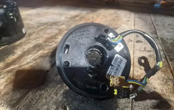 Chrysler 300 - 300C Airbag slip ring squib (SRS ring) 86390