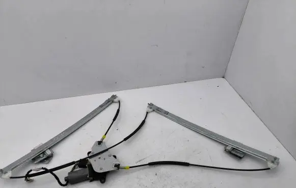 Mercedes-Benz Vito Viano W639 Front door window regulator motor 0130821941