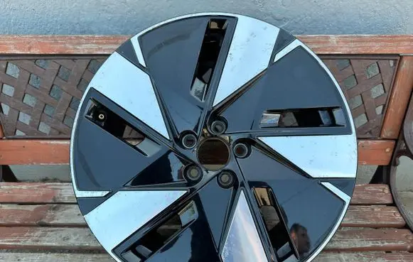 Volvo C40 R19 alloy rim 