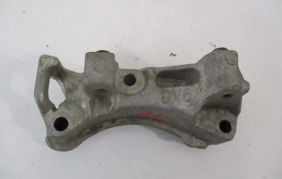 Peugeot 307 Engine mount bracket 