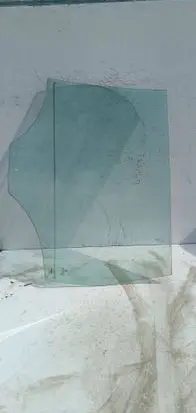 Volkswagen PASSAT B5 Front door window glass four-door 1212123