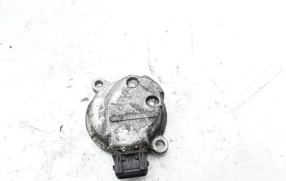 Volkswagen PASSAT B5 Camshaft position sensor 058905161B 0232101024