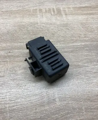 Skoda Superb B6 (3T) Seat heating relay 1K0959772